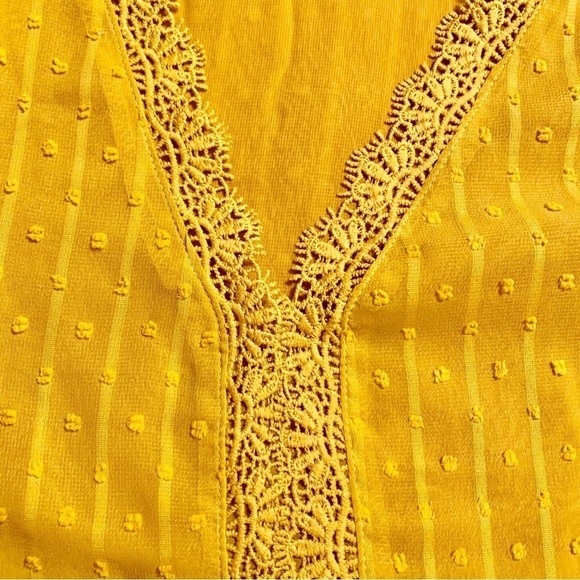 Gold Textured Blouse Medium V-Neck Crochet Detail Trim Short Sleeves Boho - Picture 10 of 15